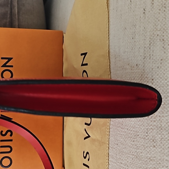 Louis Vuitton Epi Pouch - Picture 4 of 16